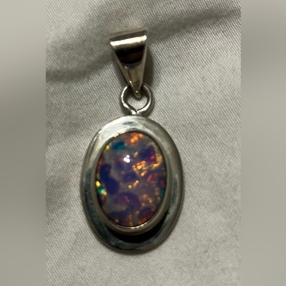 Vintage TG 319 Mexico 925 silver with oval opal pendant